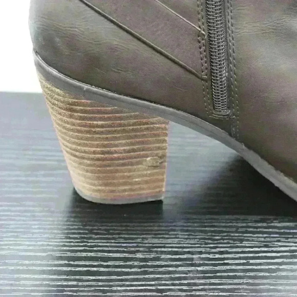 Anne Taylor Loft Women's Brown Leather Buckle Boot - Picture 8 of 11